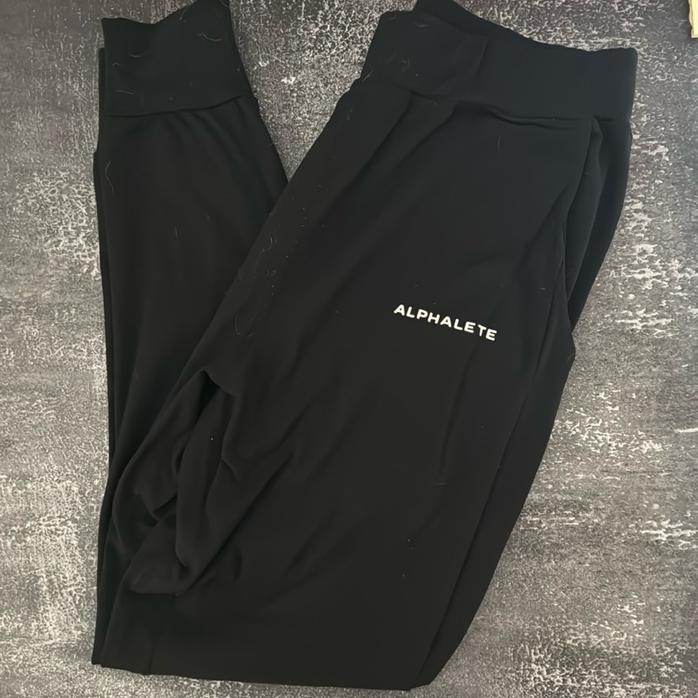 Alphalete Premium Joggers - Black Small